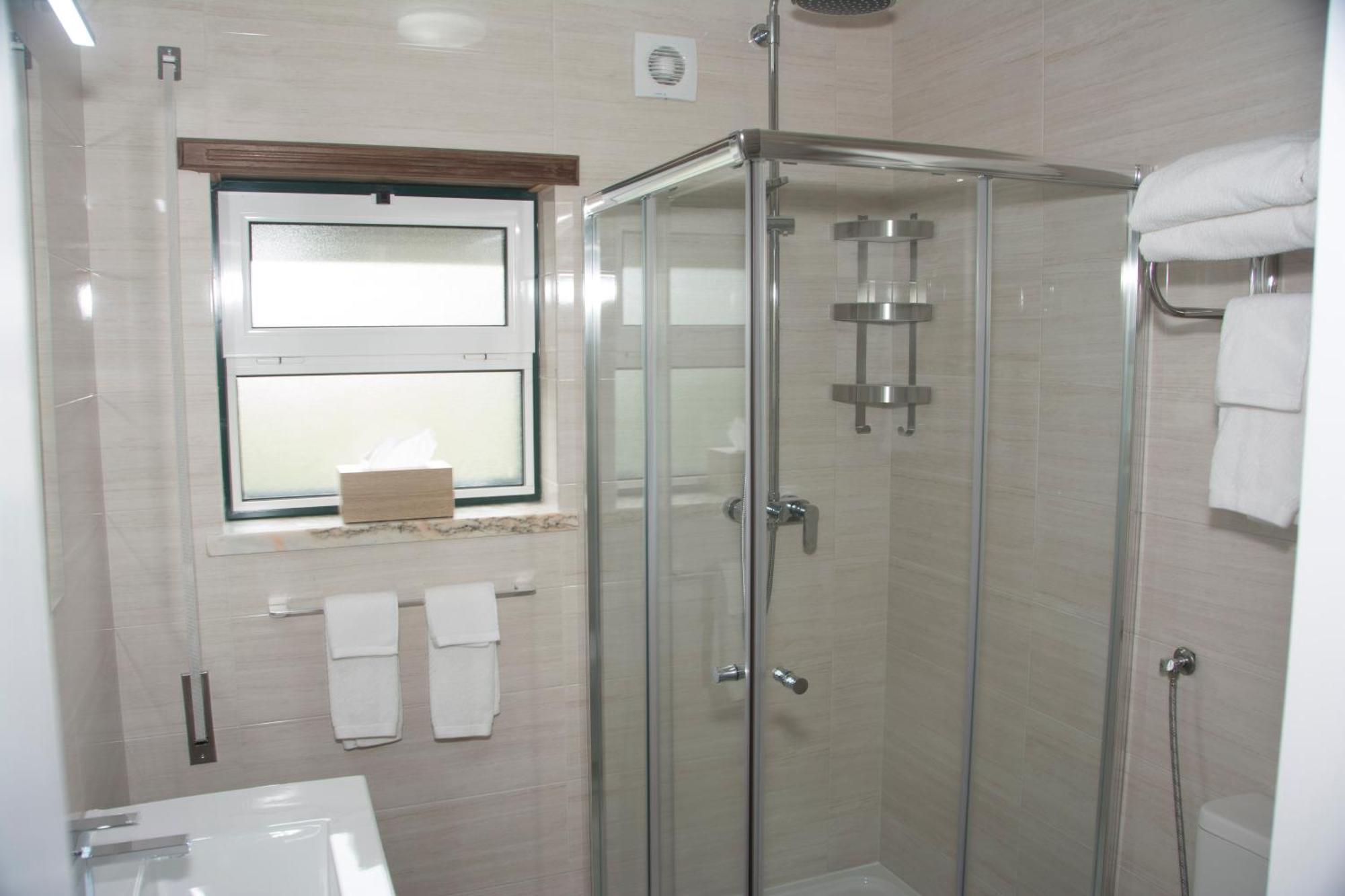 The Fig Boutique Suites Salir de Porto Ngoại thất bức ảnh