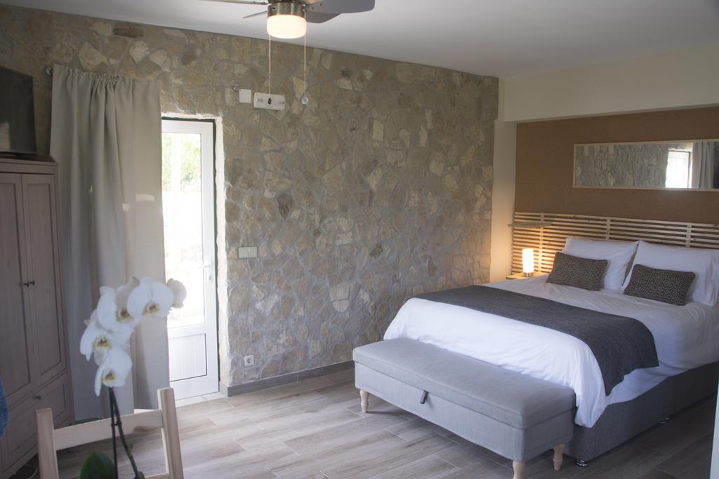 The Fig Boutique Suites Salir de Porto Ngoại thất bức ảnh